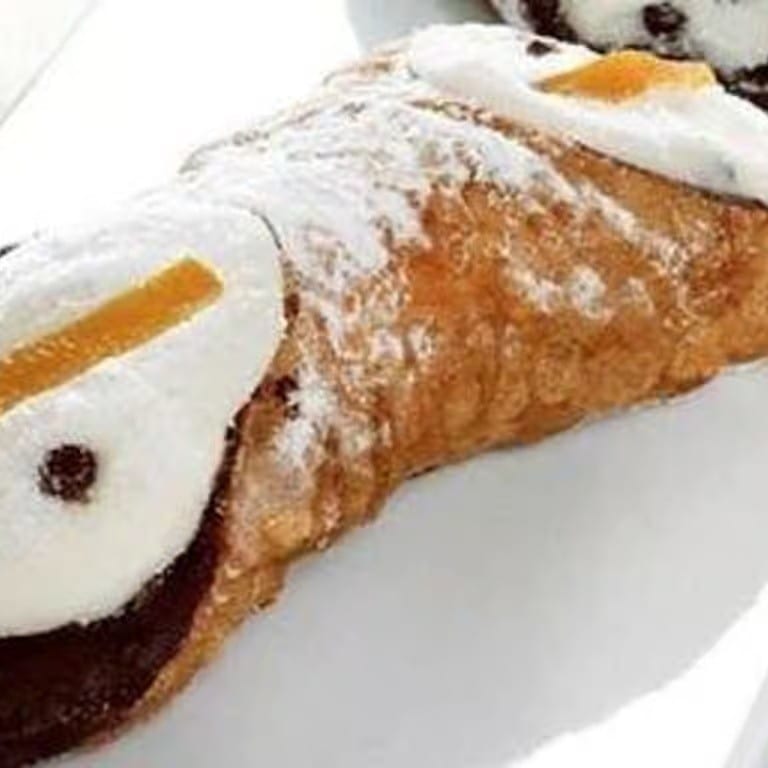 Canoli.