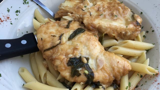 Chicken / Veal Marsala.